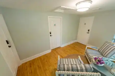 Town & Tide Inn - 3