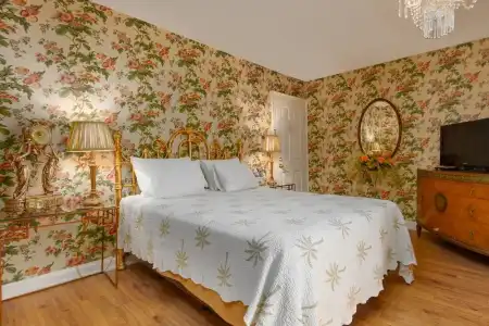 The Old Bank House - 157