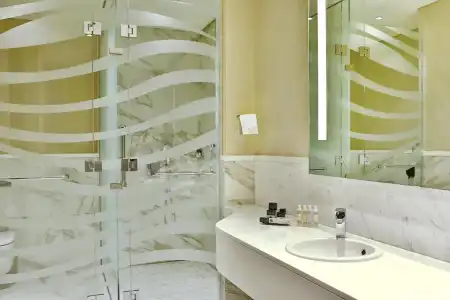 DoubleTree by Hilton Doha Old Town - 30