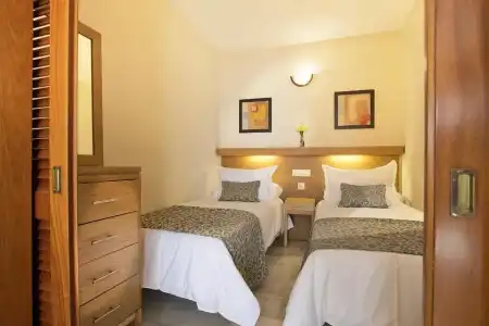 Sunset Beach Club Apartments - 5