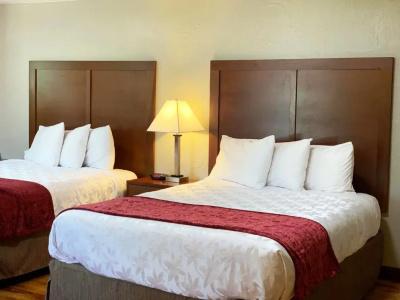 Red Carpet Inn Medford - 3