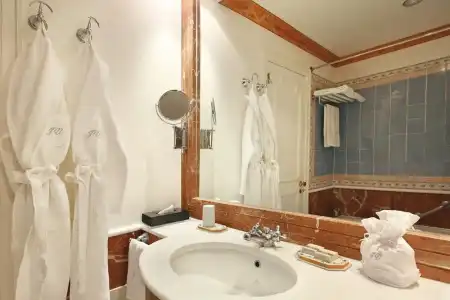 As Janelas Verdes Inn, a Lisbon Heritage Collection - 43