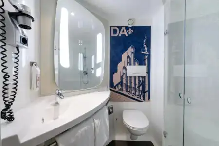 T H E Darmstadt - 34