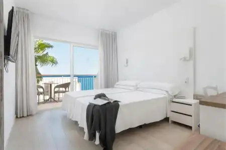 Atolon & Kaafu Beach Club - 41