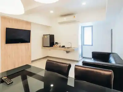 Loyy - Hostel - 1