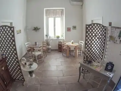 Lady B Bed & Breakfast - 19