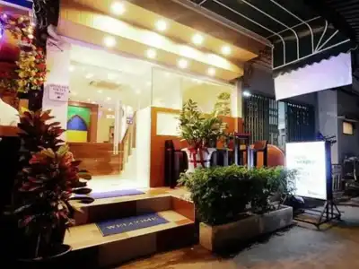 Royal Express Inn Sukhumvit - 15