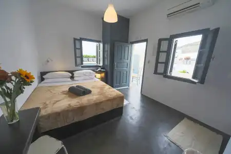 Lotza Studios - 124