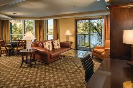 DoubleTree by Hilton Seattle Airport - 6