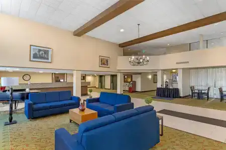 Ramada Lansing and Conference Center - 33