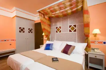 Suites Gran Via 44 Apartahotel - 40
