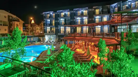 Clover Magic Park Side Otel - 24