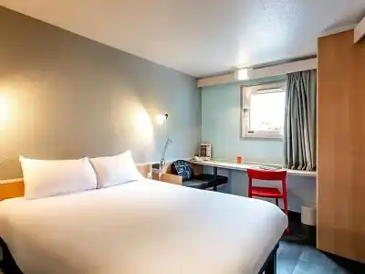 ibis Bourges - 40