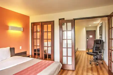 Motel 6 Dallas, TX - Northwest - 4