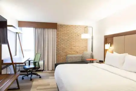 Holiday Inn Express San Antonio-Airport by IHG - 57