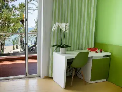 Zeuss Palm Beach - 6