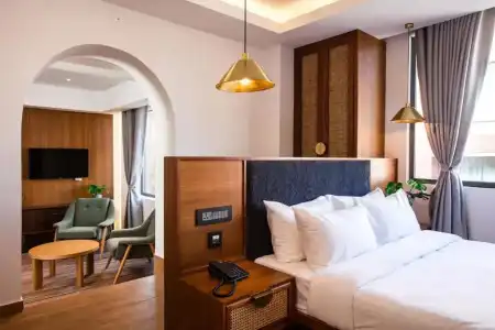 Nomad Lazimpat - 4