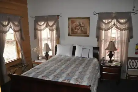 Elkwood Manor Bed & Breakfast - 20