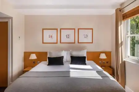 The Resident Kensington - 40