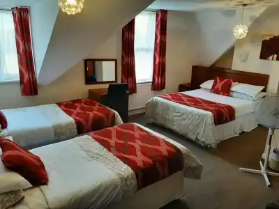 Sportsview Guest House - 57