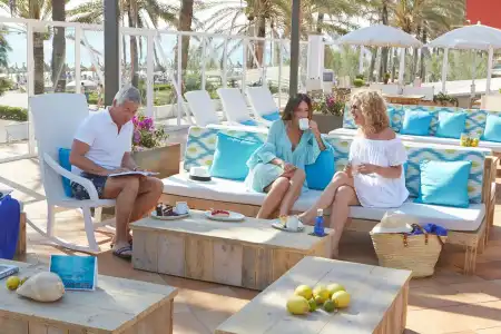 Universal Neptuno - Adults Only - 26
