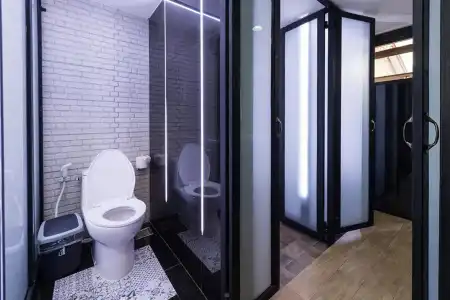 33 Poshtel - 8
