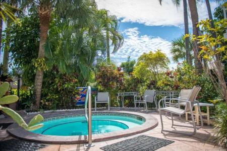 Shore Haven Resort Inn - 9
