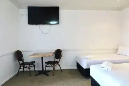 Park Avenue Motel - 42