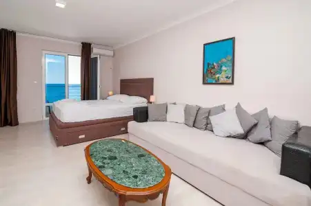 Open Sea Luxury Apartments - 31