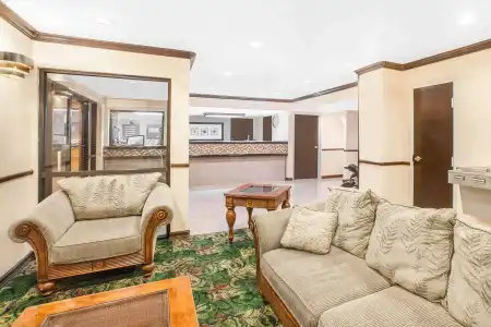 Super 8 by Wyndham Corpus Christi - 1