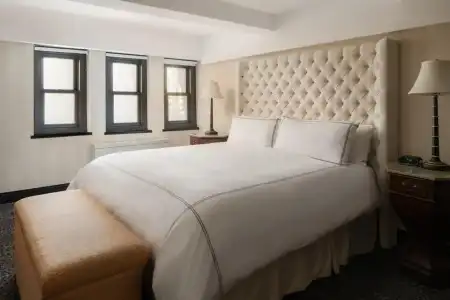 The Manhattan Club - 10