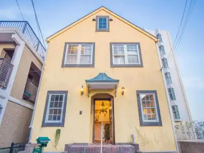 IZA Enoshima Guesthouse&Bar - Hostel - 0