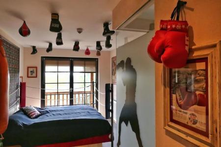 Road Stop Neandertal - 32