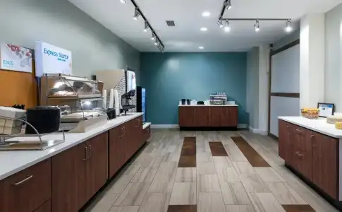 Holiday Inn Express & Suites Florence I-95 & I-20 Civic Ctr by IHG - 19