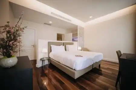 Vis a Vis Apartments - 81