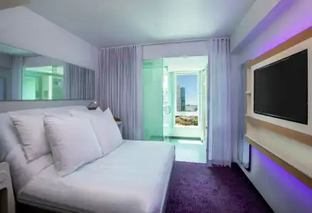 YOTEL Boston - 3
