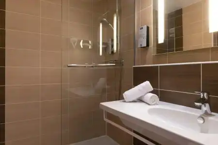 Kyriad Montpellier Sud - A709 - 7