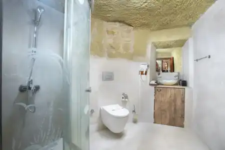 Romantic Cave - 48