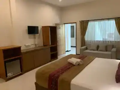 Kuta Suci Guest House - 64