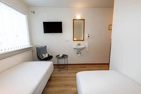 Akureyri Hostel - 53