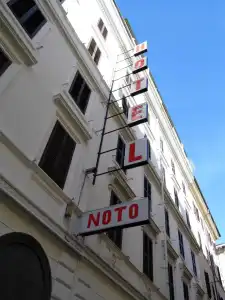 Raeli Noto - 25