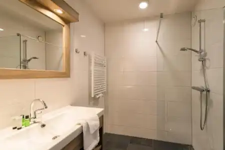 Hotel - 32