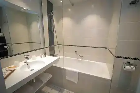 Best Western Le Roof - 90