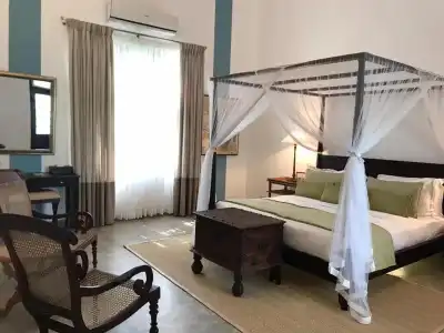 The Postcard Galle - 16