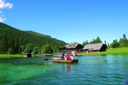 Almdorf Flachau - Luxus Hüttenurlaub - 16