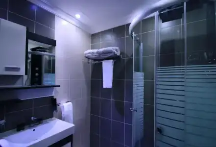 City Rose Suites - 122
