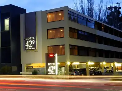 429 Apartments and Suites - 30