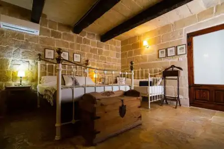 The Burrow Guest House - 128