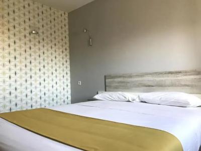 Grand Cap Rooftop Pool - 58