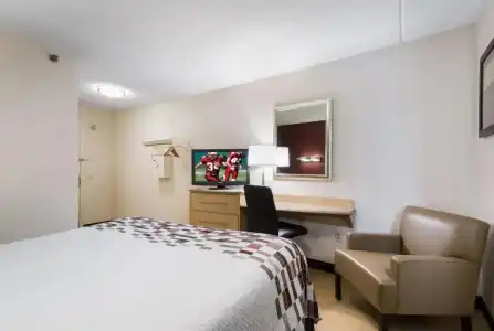 Red Roof Inn Laredo - 57